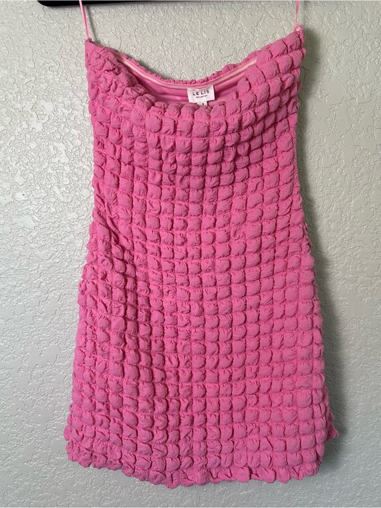 Le Lis Dresses & Skirts - Le Lis Pink Textured Bubble Knit Bodycon Mini Dress Strapless NWT Small